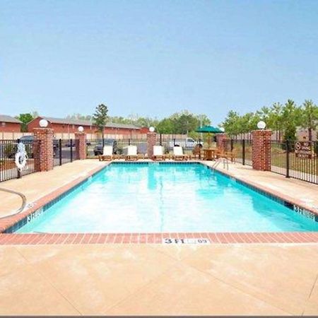 Comfort Suites Airport Luckney Exterior foto